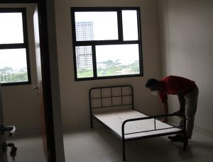Endonezya’da Kovid-19 izolasyon daireleri hazırlanıyor