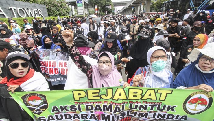 Hindistan’daki başörtüsü yasağı Endonezya’da protesto edildi