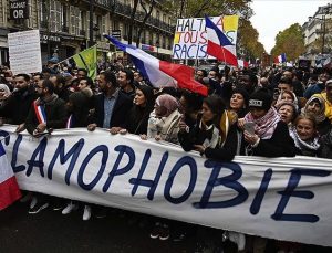 New York Times: Müslümanlar Fransa’yı sessizce terk ediyor
