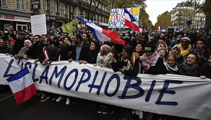 New York Times: Müslümanlar Fransa’yı sessizce terk ediyor