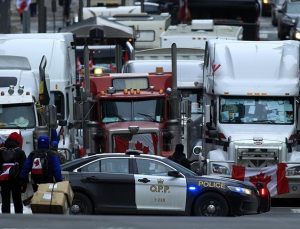 Kanada’da polisi kamyonculara karşı harekete geçti!