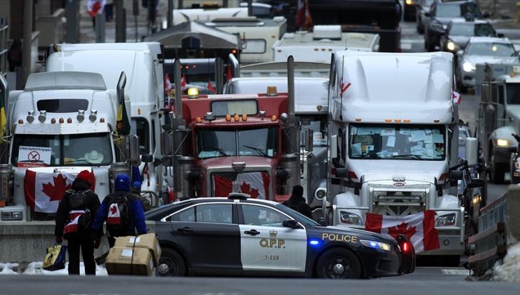 Kanada’da polisi kamyonculara karşı harekete geçti!