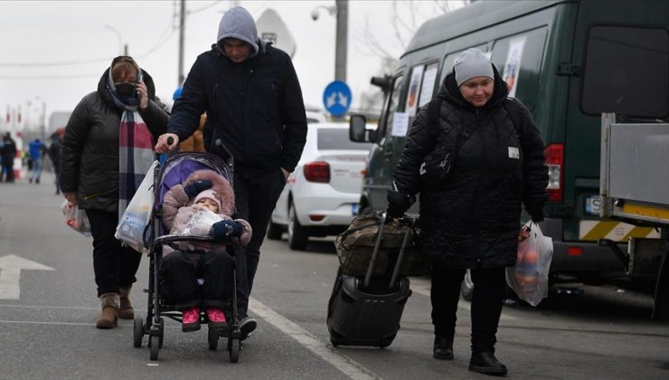 116 bin Ukraynalı sivil uluslararası sınırları geçti