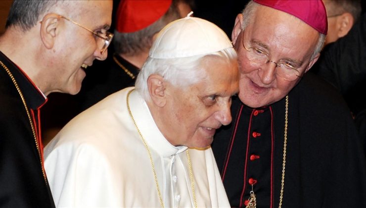 Kiliseye miras bırakmıştı: Papa 16. Benedictus’un haçı çalındı