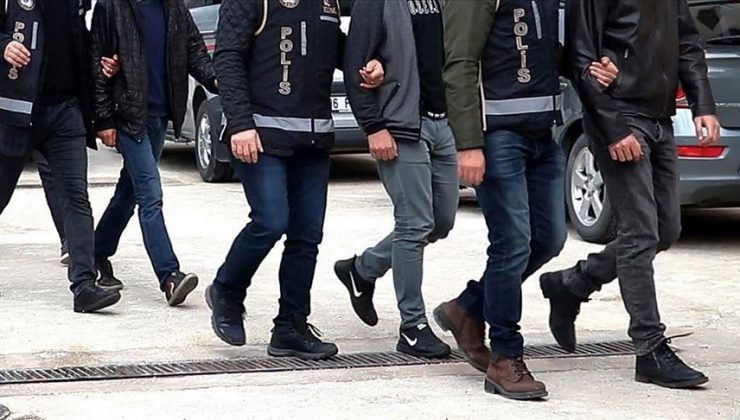İzmir merkezli Fetö operasyonu: 12 gözaltı kararı