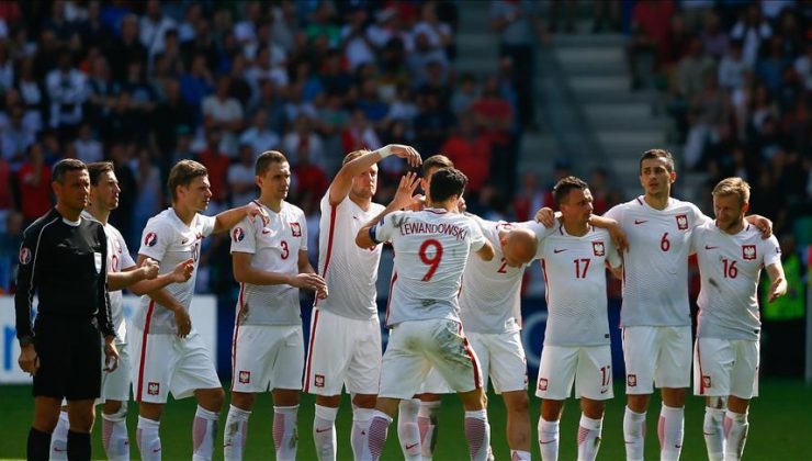 Polonya, Rusya ile oynanacak Dünya Kupası play-off maçına çıkmayacak