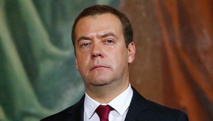 Medvedev: Avrupalılar yakında gazın bin metreküpüne 2 bin euro ödeyecek