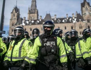 Kanada polisi Ottawa’daki göstericilere karşı kimyasal madde kullandı
