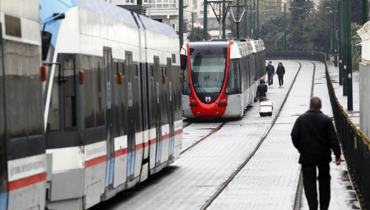 İstanbul’da tramvayın çarptığı kadın ağır yaralandı