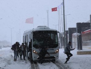 Ukrayna’dan tahliye edilen 184 Türk Hamzabeyli’de