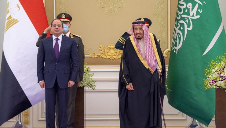 Mısır Cumhurbaşkanı Sisi, Riyad’da Suudi Arabistan Kralı Selman ile görüştü