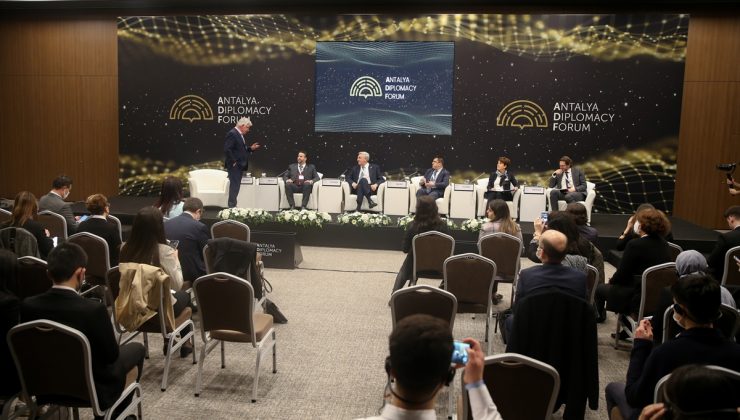Antalya Diplomasi Forumunda düzensiz göç tartışıldı