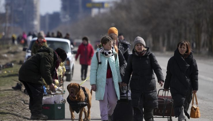 Mariupol’dan ayrılmak isteyen 100 binden fazla sivil mahsur kaldı