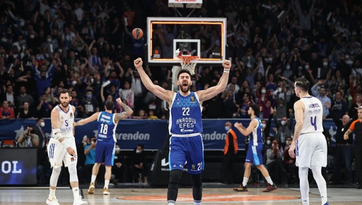 Var mı Efes’e yan bakan 93-90