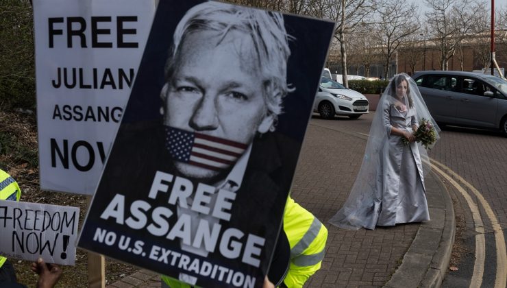 Assange cezaevinde evleniyor