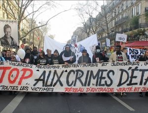 Paris’te ırkçılık karşıtı protesto düzenlendi