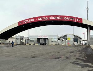 Çıldır-Aktaş ve Türkgözü sınır kapıları yolcu trafiğine açıldı