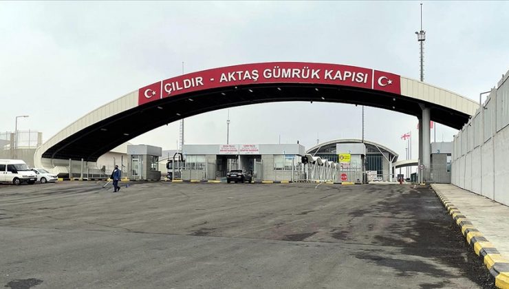 Çıldır-Aktaş ve Türkgözü sınır kapıları yolcu trafiğine açıldı