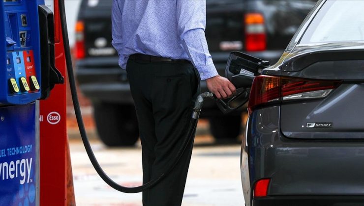 Amerikalıların yakıt ödemesine yardımcı oluyorlar