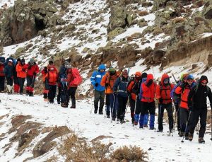 27 dağcı Ağrı Dağı’nda zirve diyecek