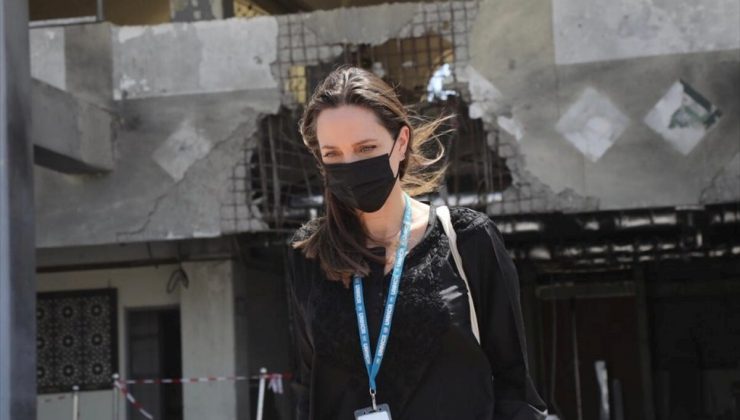 Angelina Jolie, insani krize dikkati çekmek için Yemen’de