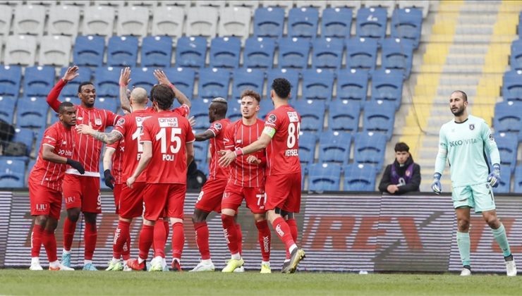 Antalyaspor, Başakşehir deplasmanından 3 puanla döndü