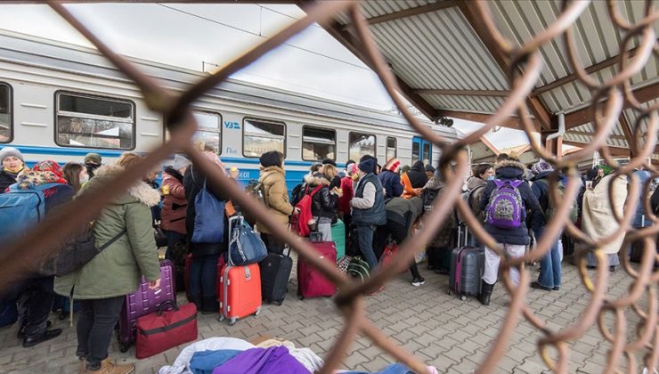 Ukrayna’da sivillerin tahliyesi için geçici ateşkes başladı