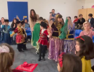 Azerbaycan’da çocuklar Nevruz’u kutladı