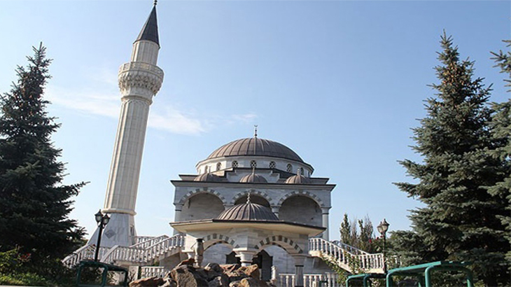 Bombalardan kaçan Türkler camilere sığındı