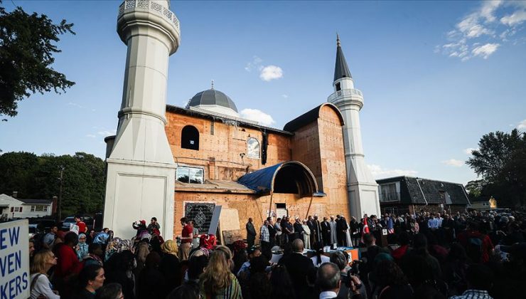 Chicago’da bir camidekiler öldürülmek istendi