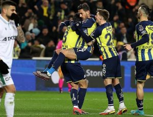 Fenerbahçe, lig ikinciliğine doğru gidiyor