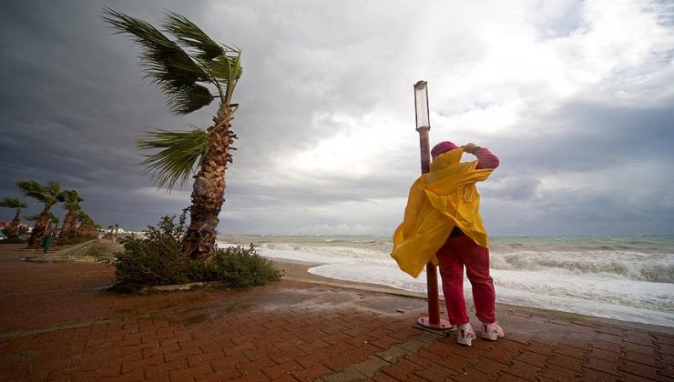 Meteorolojiden Ege ve Akdeniz için fırtına uyarısı
