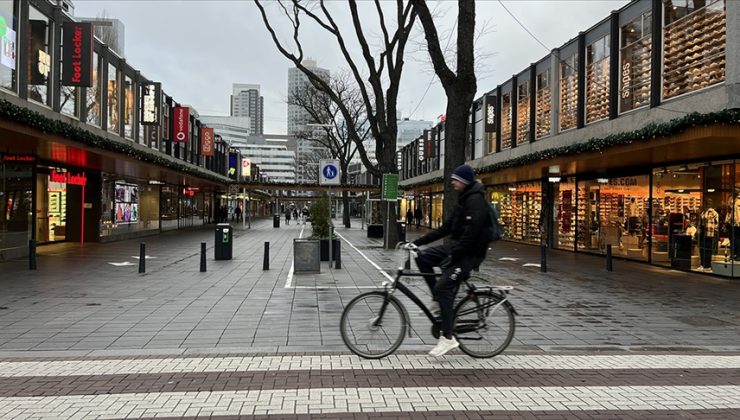 Hollanda’da tüm Kovid-19 kısıtlamaları kaldırılıyor