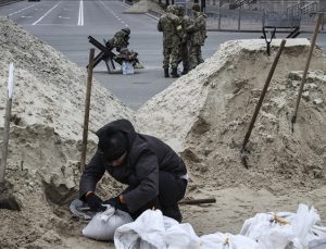 Ukrayna’nın başkenti Kiev’de savaş hazırlıkları devam ediyor