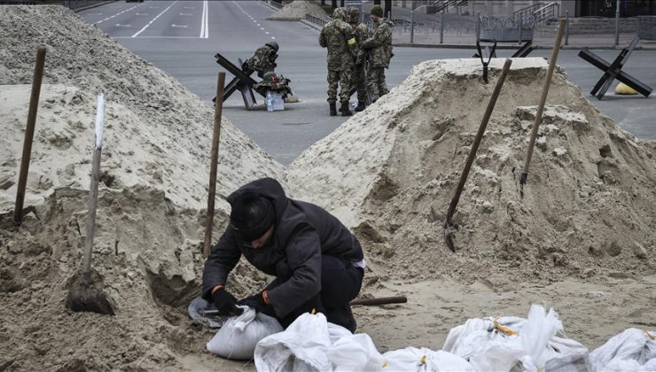 Ukrayna’nın başkenti Kiev’de savaş hazırlıkları devam ediyor