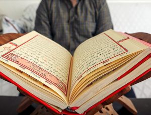 Dünyanın ilk Kuran tilaveti ve ezanı birleştiren yarışma programı Etr El-Kalam başladı
