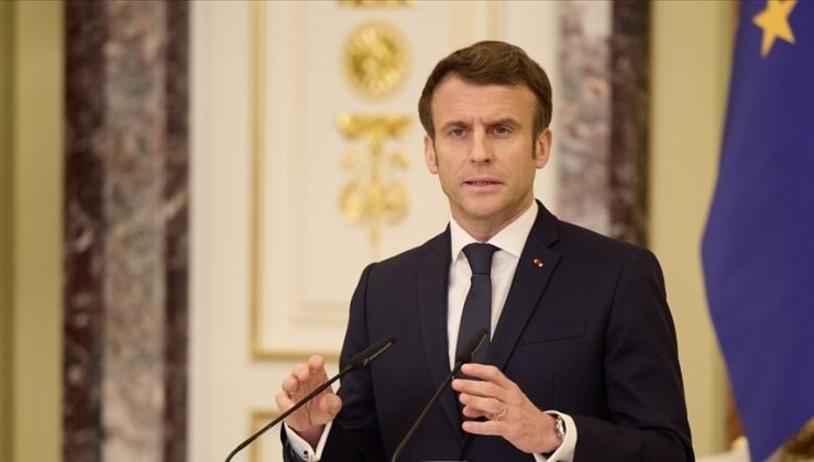 Macron ilk seçim mitinginde alay konusu oldu