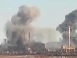 Mariupol’deki fabrikalara ve limana yönelik Rus bombardımanı