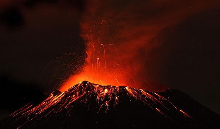 Meksika’daki Popocatepetl Yanardağı’nda patlama