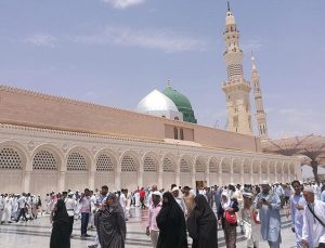 Ramazanda “İki Kutsal Cami”de kuru yiyeceklere izin çıktı