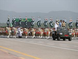 Pakistan Milli Günü’nde askeri geçit töreni