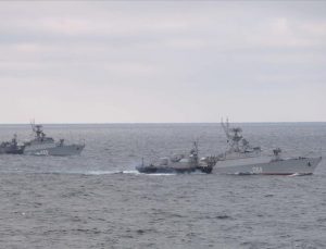 Rus savaş gemileri Odessa kıyılarına ateş açtı