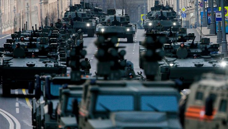 64 kilometrelik Rus askeri konvoyu Kiev’e ilerliyor