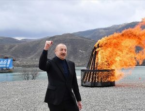 Azerbaycan Cumhurbaşkanı Aliyev, Karabağ’da Nevruz ateşini yaktı