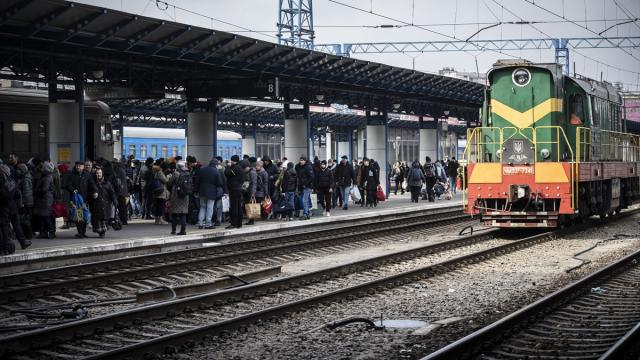 Ukrayna’daki tahliye treni saldırıya uğradı