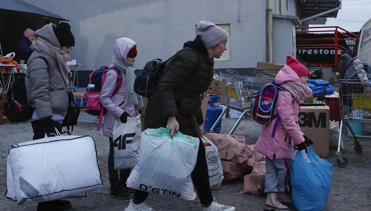 BM: 1 milyondan fazla mülteci Ukrayna’dan komşu ülkelere geçti