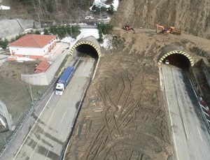 Heyelan nedeniyle kapanan Bolu Dağı Tüneli ulaşıma açıldı