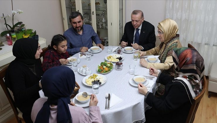 Cumhurbaşkanı Erdoğan, iftarını Ümraniye’de Kılıçaslan ailesiyle birlikte açtı