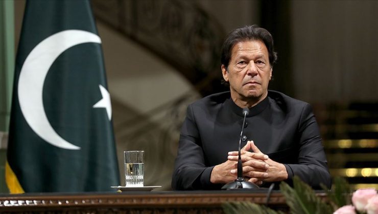 ABD’yi işaret eden Pakistan başbakanı Khan görevinden alındı!