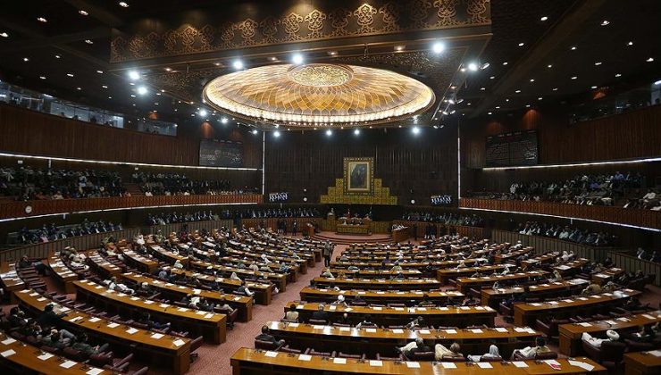 Pakistan’da meclis üstünlüğü muhalefete geçmişti